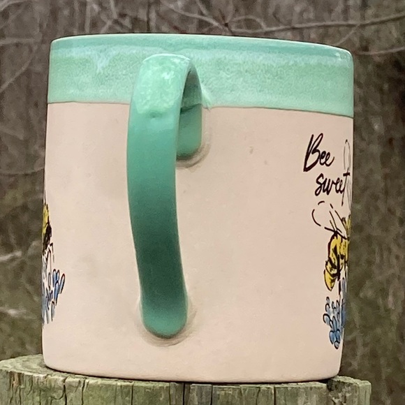 Adorable Bee Collection Stoneware Mug! - Picture 4 of 9